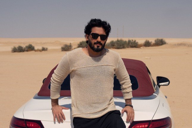 أحمد زعيم ينافس بميني ألبوم جديد ويتعاون مع الكينج وراغب ولطيفة وآمال وإليسا ونيكول أحمد زعيم ينافس بميني ألبوم جديد ويتعاون مع الكينج وراغب ولطيفة وآمال وإليسا ونيكول