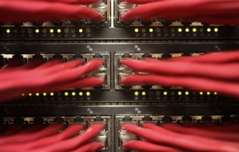 دولة الإمارات تطلق نموذج ذكاء اصطناعي عربي لتعزيز موقعها في سباق التكنولوجيا بالشرق الأوسط