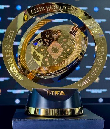 كأس العالم للأندية 2025.. نسخة موسعة بنظام جديد يبلغ مجموع جوائزها مليار دولار كأس العالم للأندية 2025.. نسخة موسعة بنظام جديد يبلغ مجموع جوائزها مليار دولار