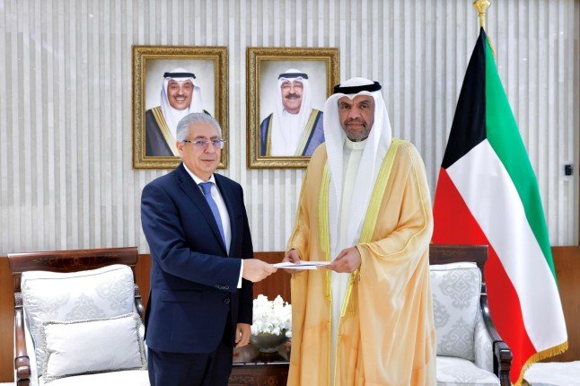 أمير الكويت يتلقى دعوة من الرئيس المصري لحضور حفل افتتاح المتحف المصري الكبير أمير الكويت يتلقى دعوة من الرئيس المصري لحضور حفل افتتاح المتحف المصري الكبير