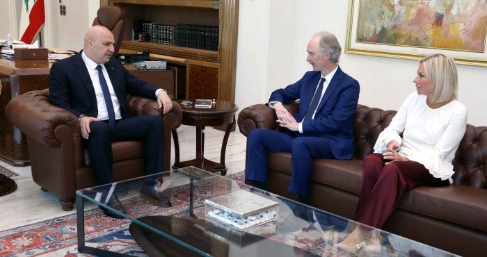 الرئيس اللبناني: الاتصالات مع دمشق تهدف لتنسيق عودة النازحين السوريين واستقرار الحدود الرئيس اللبناني: الاتصالات مع دمشق تهدف لتنسيق عودة النازحين السوريين واستقرار الحدود
