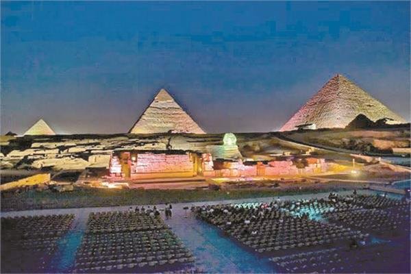 مصر: بدء أعمال تطوير منطقة الصوت والضوء بالأهرامات بإشراف شركات عالمية مصر: بدء أعمال تطوير منطقة الصوت والضوء بالأهرامات بإشراف شركات عالمية