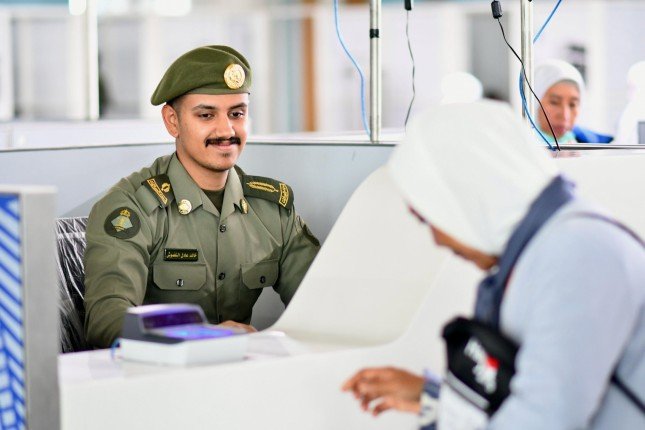 السعودية تستقبل أولى رحلات ضيوف الرحمن من إندونيسيا لأداء فريضة الحج لعام 1446هـ السعودية تستقبل أولى رحلات ضيوف الرحمن من إندونيسيا لأداء فريضة الحج لعام 1446هـ