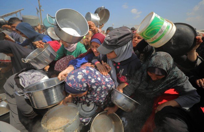 بعد إعلان "الأونروا" أن الوضع الإنساني في قطاع غزة يفوق التصور.. متى يتحرك العالم لإنهاء العدوان الإسرائيلي؟ بعد إعلان "الأونروا" أن الوضع الإنساني في قطاع غزة يفوق التصور.. متى يتحرك العالم لإنهاء العدوان الإسرائيلي؟
