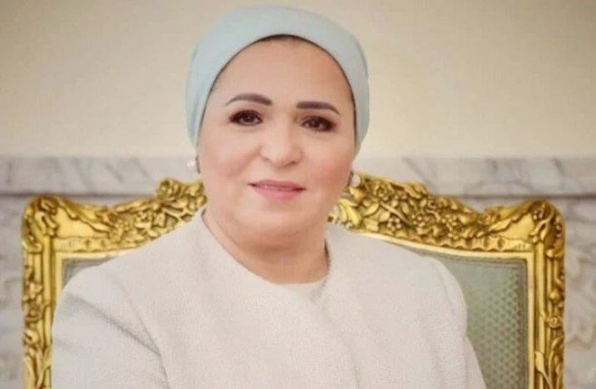 السيدة انتصار السيسي: فخورة بتواجدي وسط متطوعي الهلال الأحمر المصري السيدة انتصار السيسي: فخورة بتواجدي وسط متطوعي الهلال الأحمر المصري