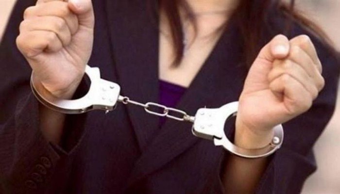 ضبط راقصة مشهورة بحوزتها كمية من المواد المخدرة بمطار القاهرة ضبط راقصة مشهورة بحوزتها كمية من المواد المخدرة بمطار القاهرة