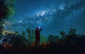 اصطفاف سماوي نادر يضيء فجر 8 مايو: الزهرة وزحل ونبتون في عرض كوني فريد