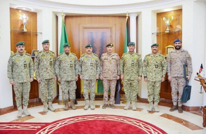 وكيل الحرس الوطني الكويتي يبحث مع الملحق العسكري السعودي سبل تعزيز التعاون وموضوعات مشتركة وكيل الحرس الوطني الكويتي يبحث مع الملحق العسكري السعودي سبل تعزيز التعاون وموضوعات مشتركة