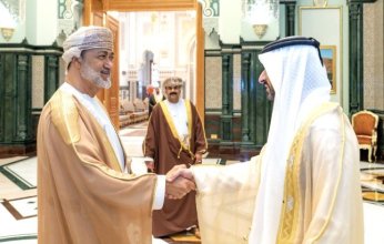 سلطان عمان وولي عهد دبي يبحثان تعزيز التعاون والشراكة بين البلدين