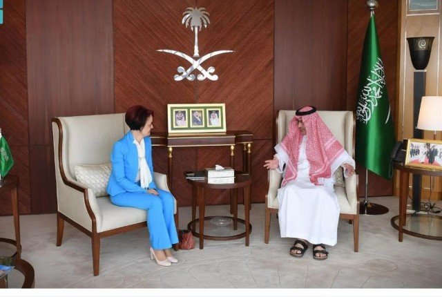 سفير المملكة لدى مصر يستقبل المديرة الإقليمية لبرنامج الأغذية العالمي سفير المملكة لدى مصر يستقبل المديرة الإقليمية لبرنامج الأغذية العالمي