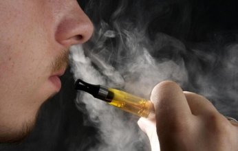 الصحة العالمية تطالب بحظر عاجل لمنتجات التبغ المنكهة: "النكهات تغذي الإدمان وتغري الشباب"