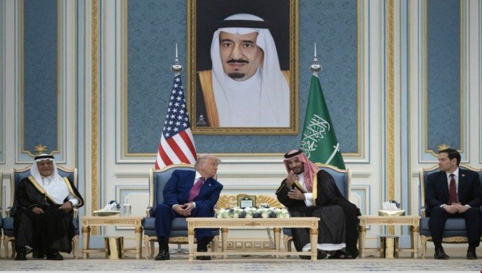 السعودية وأمريكا توقعان حزمة اتفاقيات استراتيجية السعودية وأمريكا توقعان حزمة اتفاقيات استراتيجية