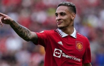 أنتوني يسخر من سقوط مانشستر يونايتد بعد خسارة الدوري الأوروبي: "كنت أنا المشكلة!"