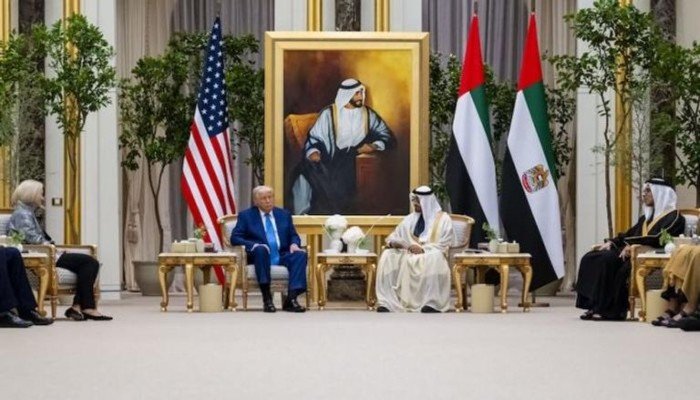 200 مليار دولار حجم الصفقات.. شراكة إماراتية أمريكية تعزز الاستثمارات والوظائف 200 مليار دولار حجم الصفقات.. شراكة إماراتية أمريكية تعزز الاستثمارات والوظائف