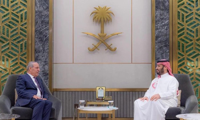 ولي العهد السعودي يبحث مع نائب الرئيس الفلسطيني تطورات الأوضاع في فلسطين ولي العهد السعودي يبحث مع نائب الرئيس الفلسطيني تطورات الأوضاع في فلسطين
