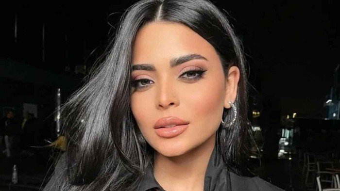 أسماء جلال بعد تصدر التريند بسبب إيفيه "في جيه": "أنا ربنا نصرني" أسماء جلال بعد تصدر التريند بسبب إيفيه "في جيه": "أنا ربنا نصرني"