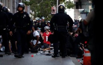 الشرطة الأمريكية تعتقل محتجين مؤيدين لفلسطين بعد سيطرتهم على مبنى في جامعة واشنطن