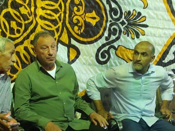 شاهد.. رئيس النادي الأهلي يتلقى عزاء شقيقته فى قنا شاهد.. رئيس النادي الأهلي يتلقى عزاء شقيقته فى قنا