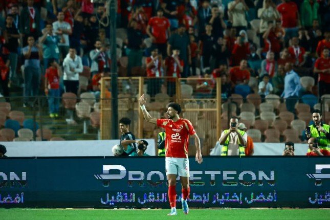 بخماسية نظيفة.. الأهلي يرفض التفريط في هدية بيراميدز ويتقدم خطوة نحو صدارة دورى نايل بخماسية نظيفة.. الأهلي يرفض التفريط في هدية بيراميدز ويتقدم خطوة نحو صدارة دورى نايل