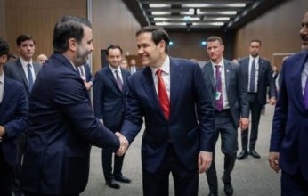 وزير الخارجية الأمريكي يؤكد لنظيره السوري دعم واشنطن لرفع العقوبات عن دمشق