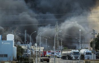 انفجار مصنع للمواد الكيميائية فى إسبانيا.. السلطات تخلى المنازل بسبب الأدخنة السامة