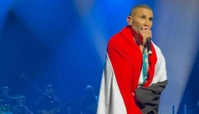 الفنان أحمد سعد يشعل حفل ملبورن ويرفع علم مصر وسط تفاعل جماهيري لافت الفنان أحمد سعد يشعل حفل ملبورن ويرفع علم مصر وسط تفاعل جماهيري لافت