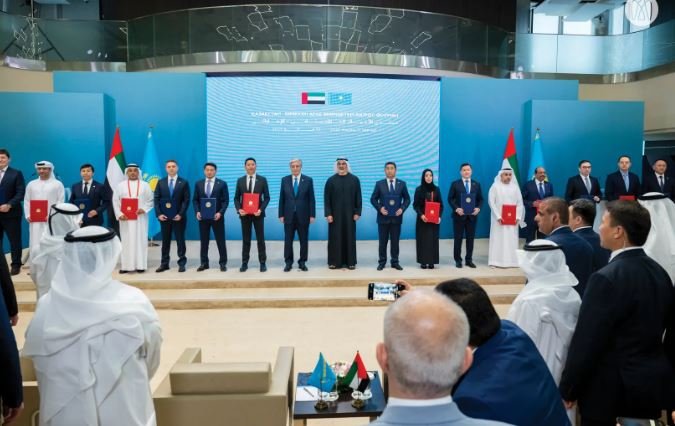 ولي عهد أبوظبي والرئيس الكازاخستاني يشهدان تبادل اتفاقيات مشتركة ولي عهد أبوظبي والرئيس الكازاخستاني يشهدان تبادل اتفاقيات مشتركة