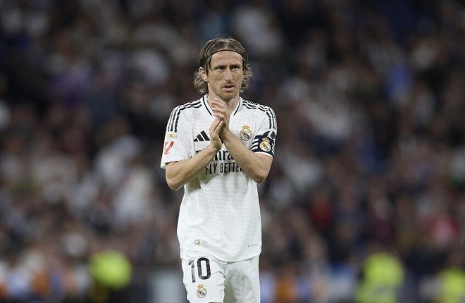 مودريتش يودع جماهير ريال مدريد برسالة مؤثرة: "حان الوقت.. لحظة لم أتمنّها أبداً لكنها سنة الحياة" مودريتش يودع جماهير ريال مدريد برسالة مؤثرة: "حان الوقت.. لحظة لم أتمنّها أبداً لكنها سنة الحياة"