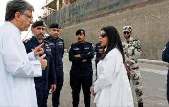 الكويت.. نورة المشعان تتفقد ميناء الشعيبة خلال زيارة ميدانية مفاجئة