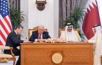 أمير قطر وترامب يشهدان توقيع اتفاقيات في مجالي الطيران والدفاع
