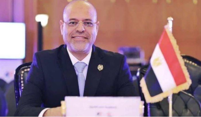 وزير العمل المصري يعتمد نحو 1.6 مليون جنيه لرعاية 1098 عاملًا غير منتظم اجتماعيًا وصحيًا وزير العمل المصري يعتمد نحو 1.6 مليون جنيه لرعاية 1098 عاملًا غير منتظم اجتماعيًا وصحيًا