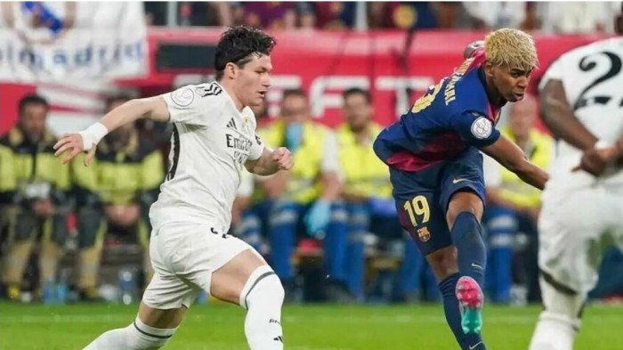 بالأسماء طاقم حكام "الكلاسيكو" المرتقب بين برشلونة وريال مدريد بالأسماء طاقم حكام "الكلاسيكو" المرتقب بين برشلونة وريال مدريد
