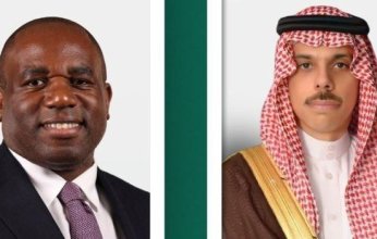فيصل بن فرحان يتلقى اتصالاً هاتفيًا من وزير خارجية المملكة المتحدة