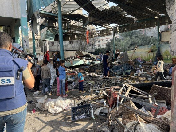 استشهاد ما لا يقل عن 50 فلسطينيا معظم من الاطفال في مجازر مروعة بقطاع غزة استشهاد ما لا يقل عن 50 فلسطينيا معظم من الاطفال في مجازر مروعة بقطاع غزة