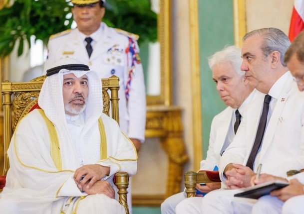 السفير الأدغم يقدم أوراق اعتماده سفيرا فوق العادة ومفوضا لدولة الكويت لرئيس الدومينيكان السفير الأدغم يقدم أوراق اعتماده سفيرا فوق العادة ومفوضا لدولة الكويت لرئيس الدومينيكان