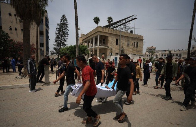 غزة الجريحة تصرخ.. أكثر من 53 ألف شهيد منذ بداية الحرب.. والحصيلة ترتفع يومًا بعد يوم غزة الجريحة تصرخ.. أكثر من 53 ألف شهيد منذ بداية الحرب.. والحصيلة ترتفع يومًا بعد يوم