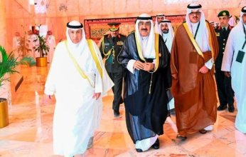أمير الكويت يغادر الرياض بعد مشاركته في القمة الخليجية الأمريكية