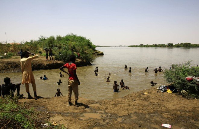الكوليرا تفتك بالسودان.. 70 حالة وفاة خلال يومين والأوضاع الصحية تتدهور الكوليرا تفتك بالسودان.. 70 حالة وفاة خلال يومين والأوضاع الصحية تتدهور