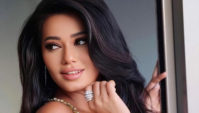 الفنانة العراقية رحمة رياض تحيي أولى حفلاتها في المغرب ضمن «أسبوع الموسيقى» بالدار البيضاء الفنانة العراقية رحمة رياض تحيي أولى حفلاتها في المغرب ضمن «أسبوع الموسيقى» بالدار البيضاء