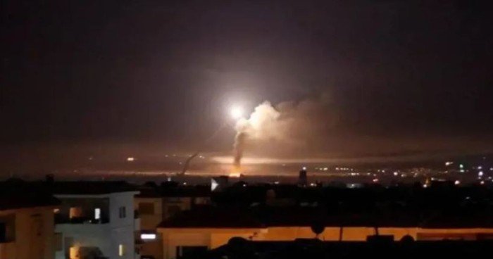 السعودية تندد بالغارة الإسرائيلية على محيط القصر الرئاسي السوري السعودية تندد بالغارة الإسرائيلية على محيط القصر الرئاسي السوري