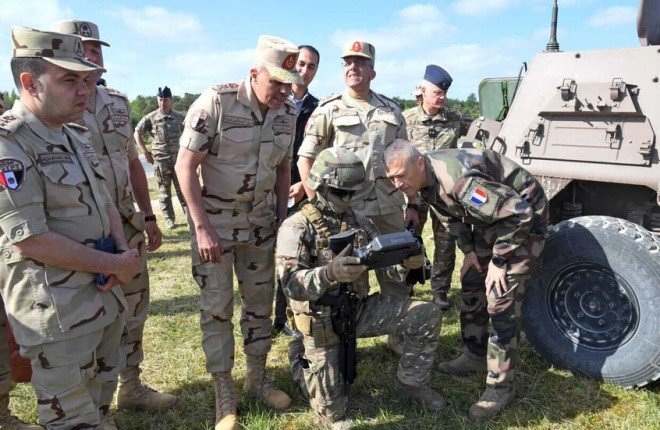 رئيس أركان حرب الجيش المصري يبحث مع نظيره الفرنسي تعزيز التعاون العسكري رئيس أركان حرب الجيش المصري يبحث مع نظيره الفرنسي تعزيز التعاون العسكري