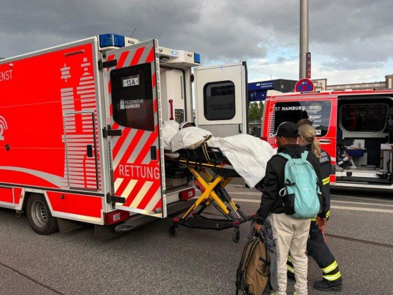 إصابة 17 شخصا في عملية طعن بمدينة هاميورغ شمالي ألمانيا.. ماذا يحدث؟ إصابة 17 شخصا في عملية طعن بمدينة هاميورغ شمالي ألمانيا.. ماذا يحدث؟