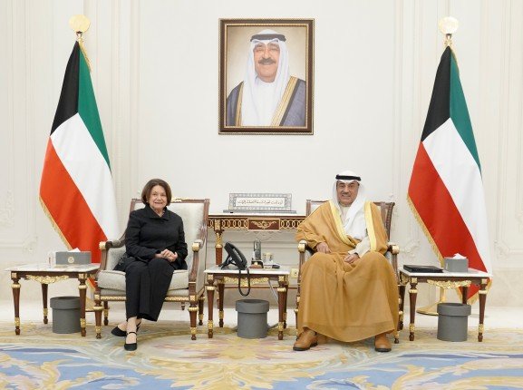 ولي العهد الكويتي يستقبل مسؤولين أمميين بمناسبة زيارتهما للبلاد ولي العهد الكويتي يستقبل مسؤولين أمميين بمناسبة زيارتهما للبلاد