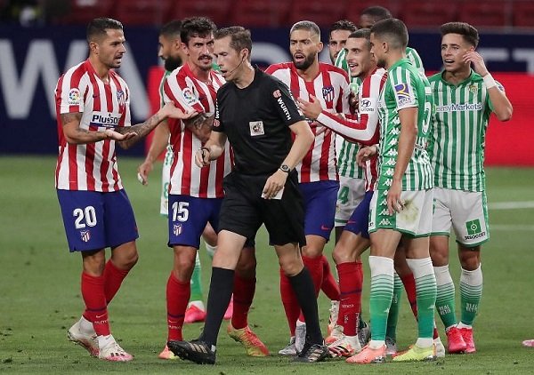 مواجهة قوية.. شاهد بث مباشر لمباراة أتلتيكو مدريد وريال بيتيس في الدوري الإسباني مواجهة قوية.. شاهد بث مباشر لمباراة أتلتيكو مدريد وريال بيتيس في الدوري الإسباني