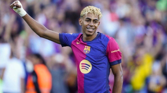 لامين جمال يصدم برشلونة بشأن تجديد عقده لامين جمال يصدم برشلونة بشأن تجديد عقده