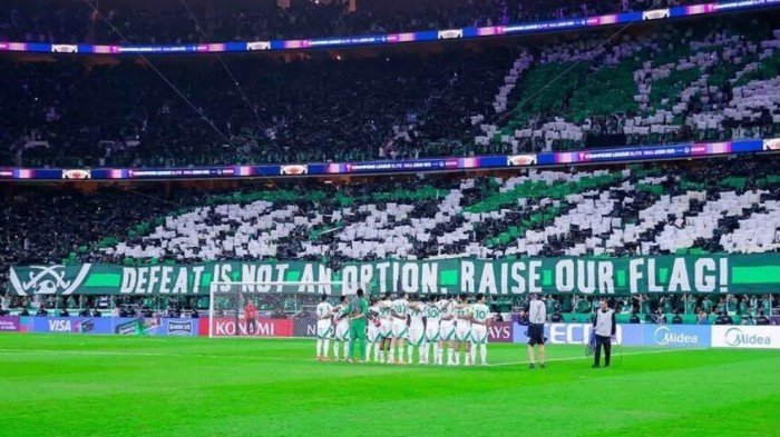 "جاسوس" بتدريبات الأهلي السعودي قبل موقعة كاواساكي "جاسوس" بتدريبات الأهلي السعودي قبل موقعة كاواساكي