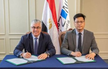 اقتصادية قناة السويس توقع عقد "جي إس جلوبال سورسينج" الصينية لصناعة الملابس الجاهزة