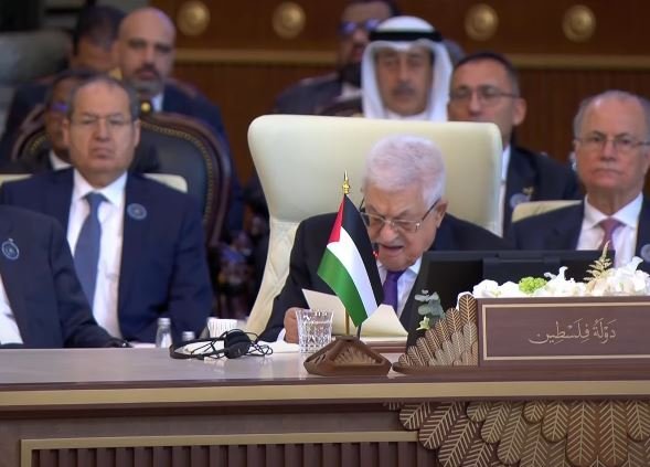 الرئيس الفلسطيني يدعو قمة بغداد إلى تبني خطة عربية لإنهاء الحرب وتحقيق السلام الرئيس الفلسطيني يدعو قمة بغداد إلى تبني خطة عربية لإنهاء الحرب وتحقيق السلام