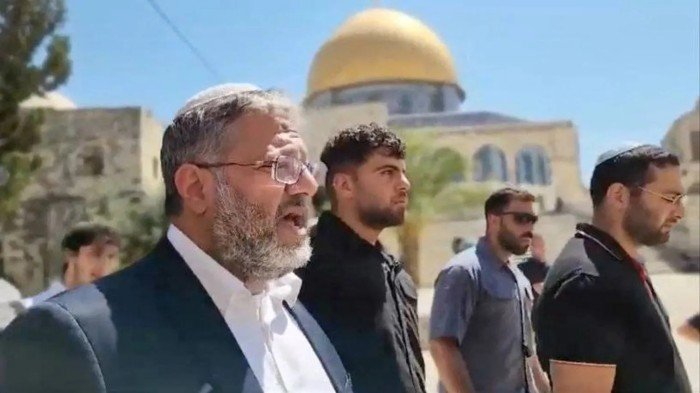 اقتحام "بن غفير" للمسجد الأقصى يثير موجة تنديد واسعة وتحذيرات من التصعيد اقتحام "بن غفير" للمسجد الأقصى يثير موجة تنديد واسعة وتحذيرات من التصعيد