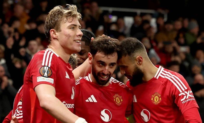 مانشستر يونايتد يواجه أتلتيك بلباو في نصف نهائي الدوري الأوروبي.. التشكيل المتوقع وموعد المباراة مانشستر يونايتد يواجه أتلتيك بلباو في نصف نهائي الدوري الأوروبي.. التشكيل المتوقع وموعد المباراة